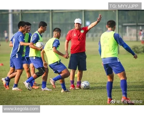 越南U17队公布集训名单谢霆锋首次入选引发热议 越南U17队公布集训名单谢霆锋首次入选引发热议