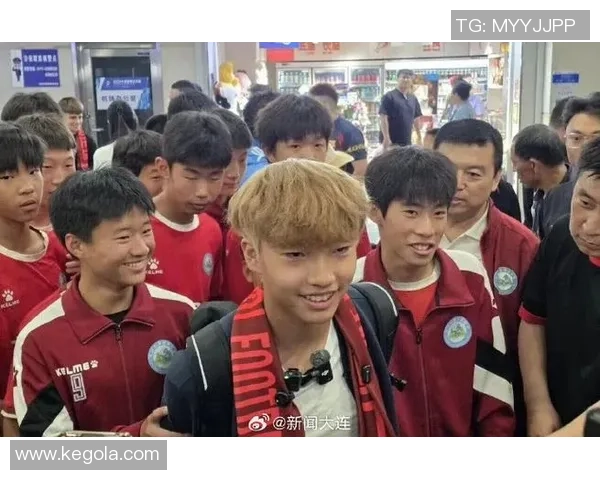 新一代足球小将纷纷留洋李昊炎加盟巴萨刘凯源赴黄潜万项红星展新希望 新一代足球小将纷纷留洋李昊炎加盟巴萨刘凯源赴黄潜万项红星展新希望